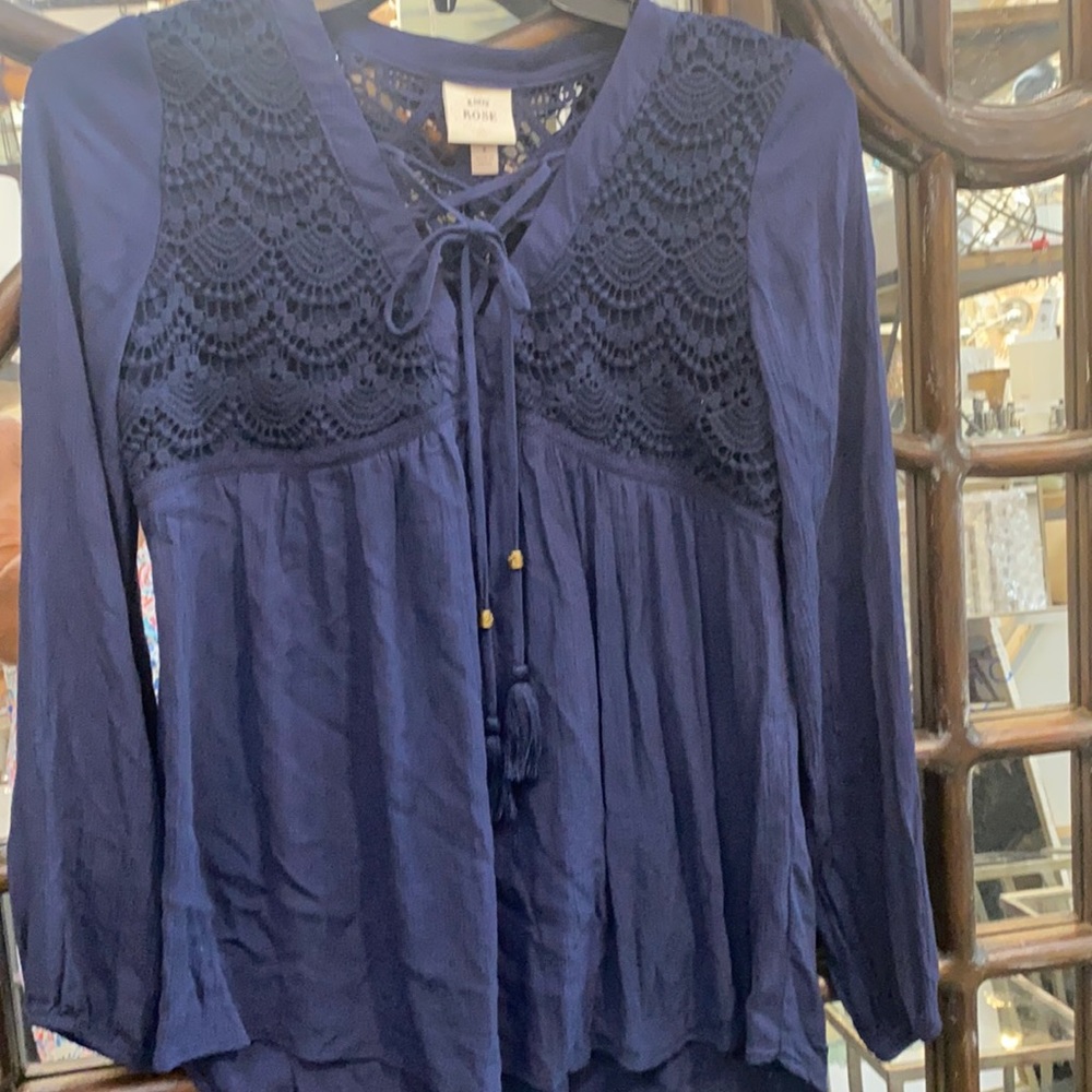 Knox rose embroidered top